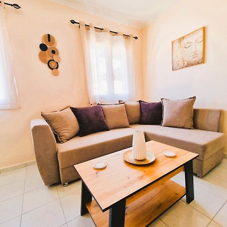 Estrella Apartment Sparta Dış mekan fotoğraf